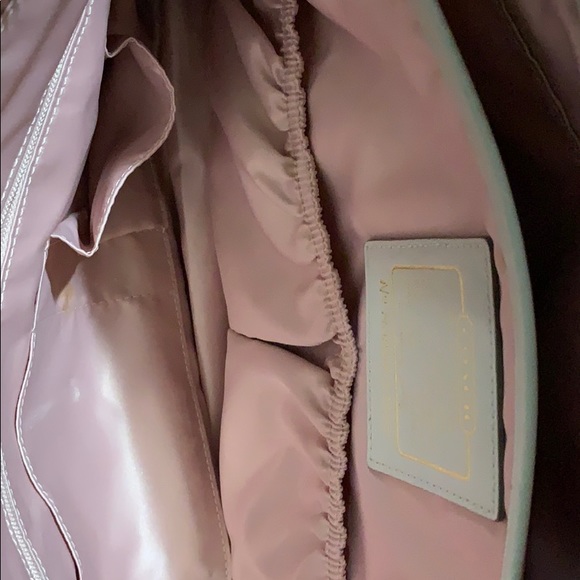 Beautiful Coach Cream Tote - Picture 5 of 8